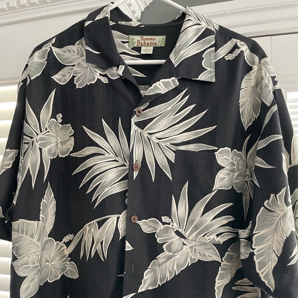 Mens Tommy Bahama silk shirt